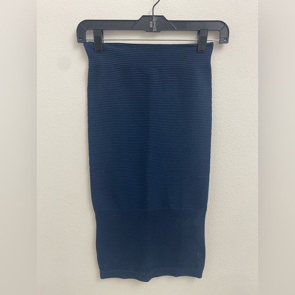 BCBG Navy blue midi pencil skirt mesh on bottom seamless - Picture 3 of 5